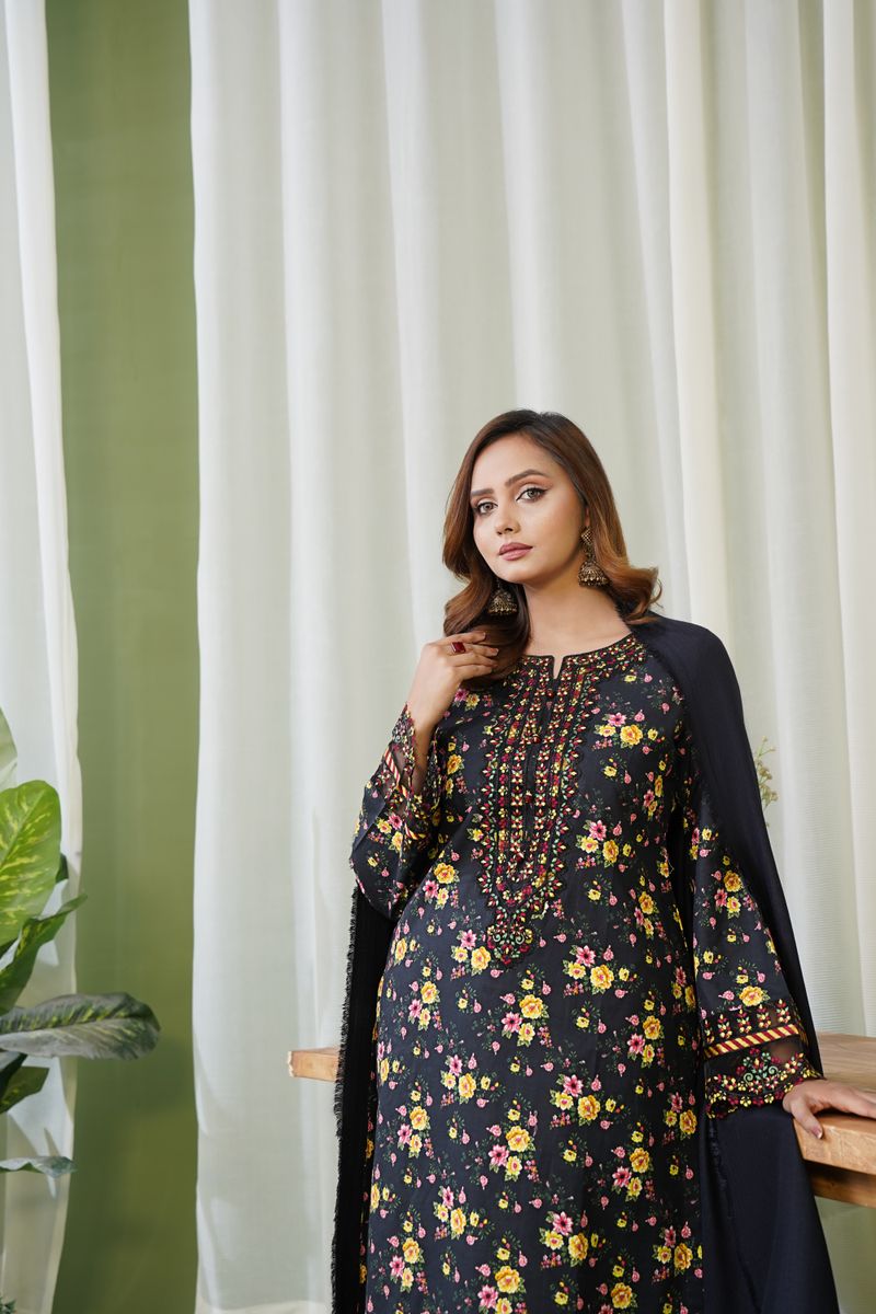 Roselle Embroidered Suit